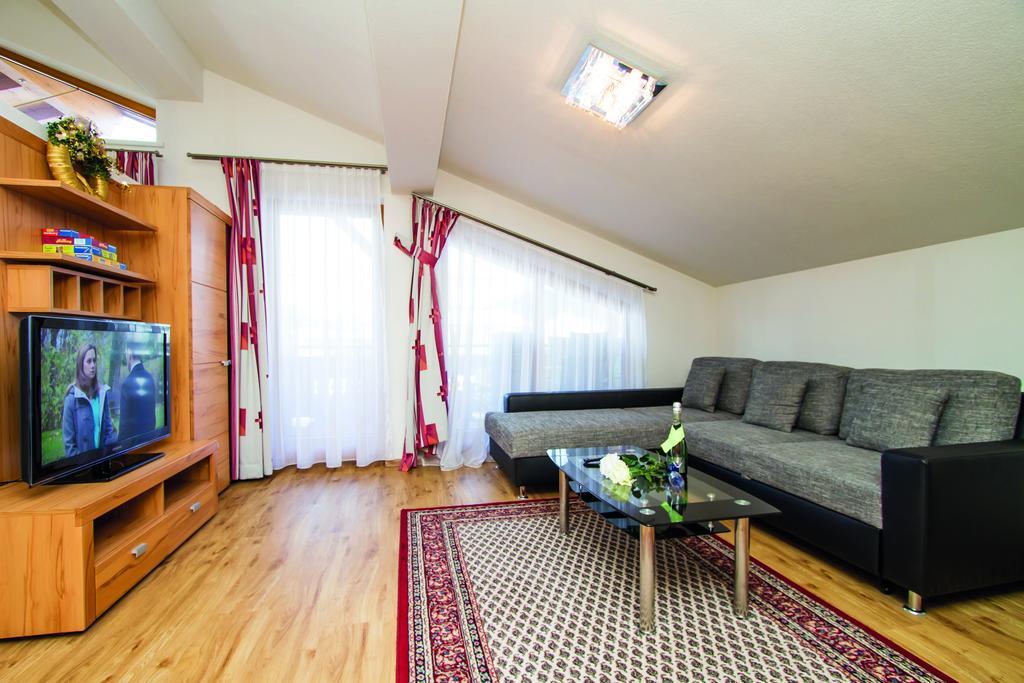Gertis Ferienwohnung Hochfilzen Rum bild