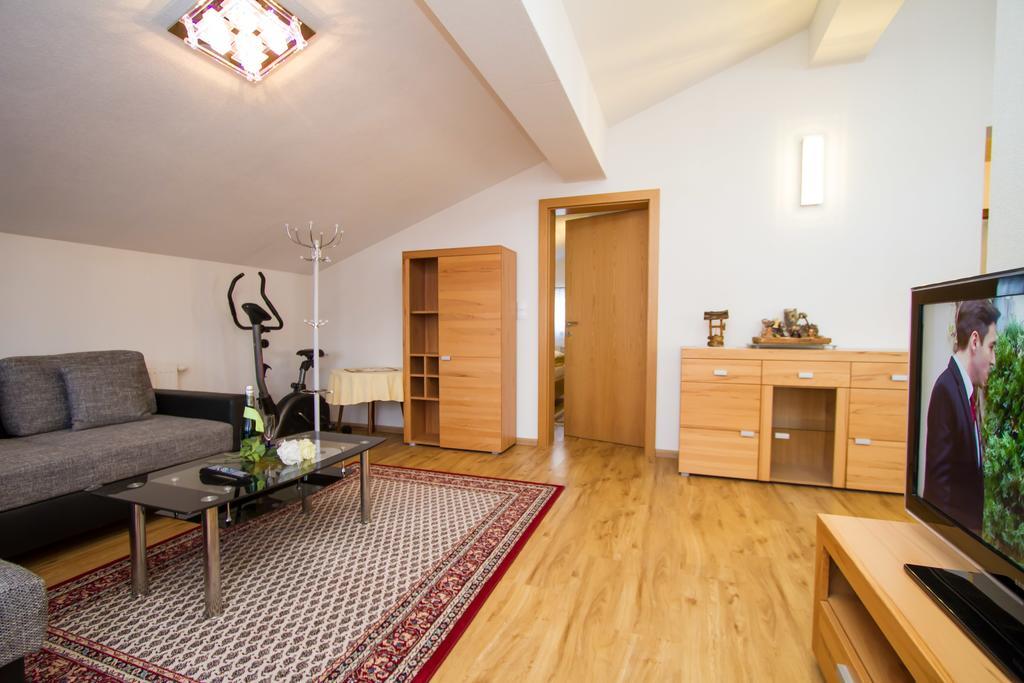 Gertis Ferienwohnung Hochfilzen Rum bild